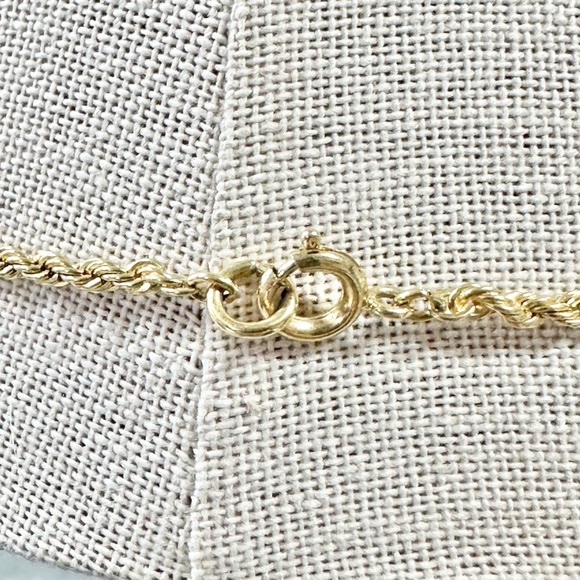 Vintage Trifari Gold Tone Pink And White Pearl Pendant With Rope Chain Necklace - Picture 4 of 4